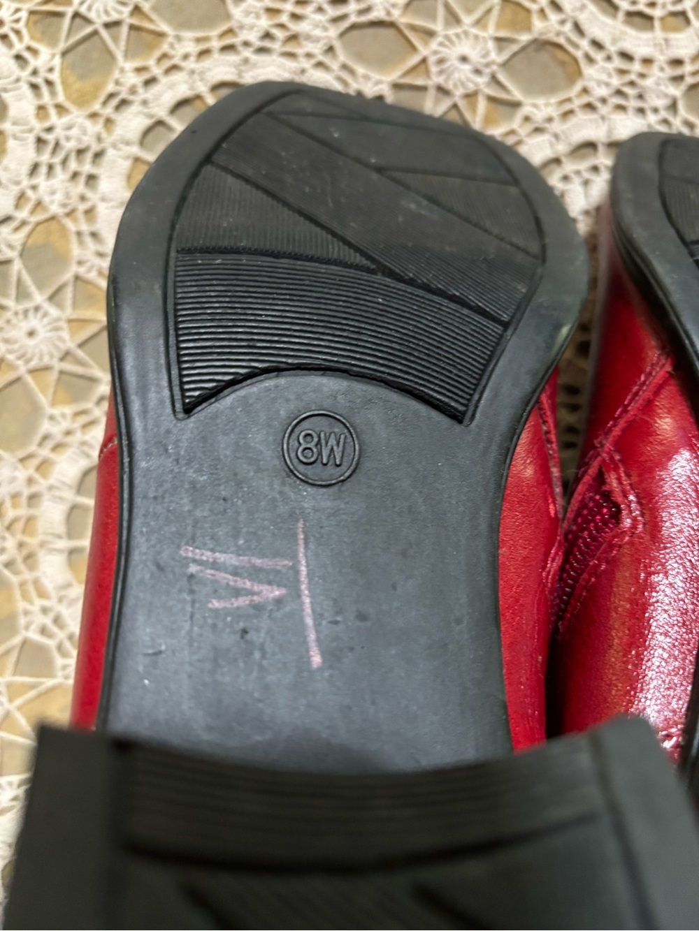 AJ Valenci Cherry Red Leather Ankle Boots 2” Block Heel Side Zip Women’s 8 WIDE - Picture 9 of 11